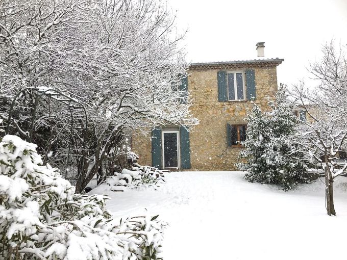 Sous la neige.... Spectacle féerique !---Under the snow .... Fairy show !---Unter dem Schnee ... Märchenshow